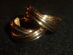 10K SOLID YELLOW GOLD ENTWINED HOOP EARRINGS - Picture 1 of 8