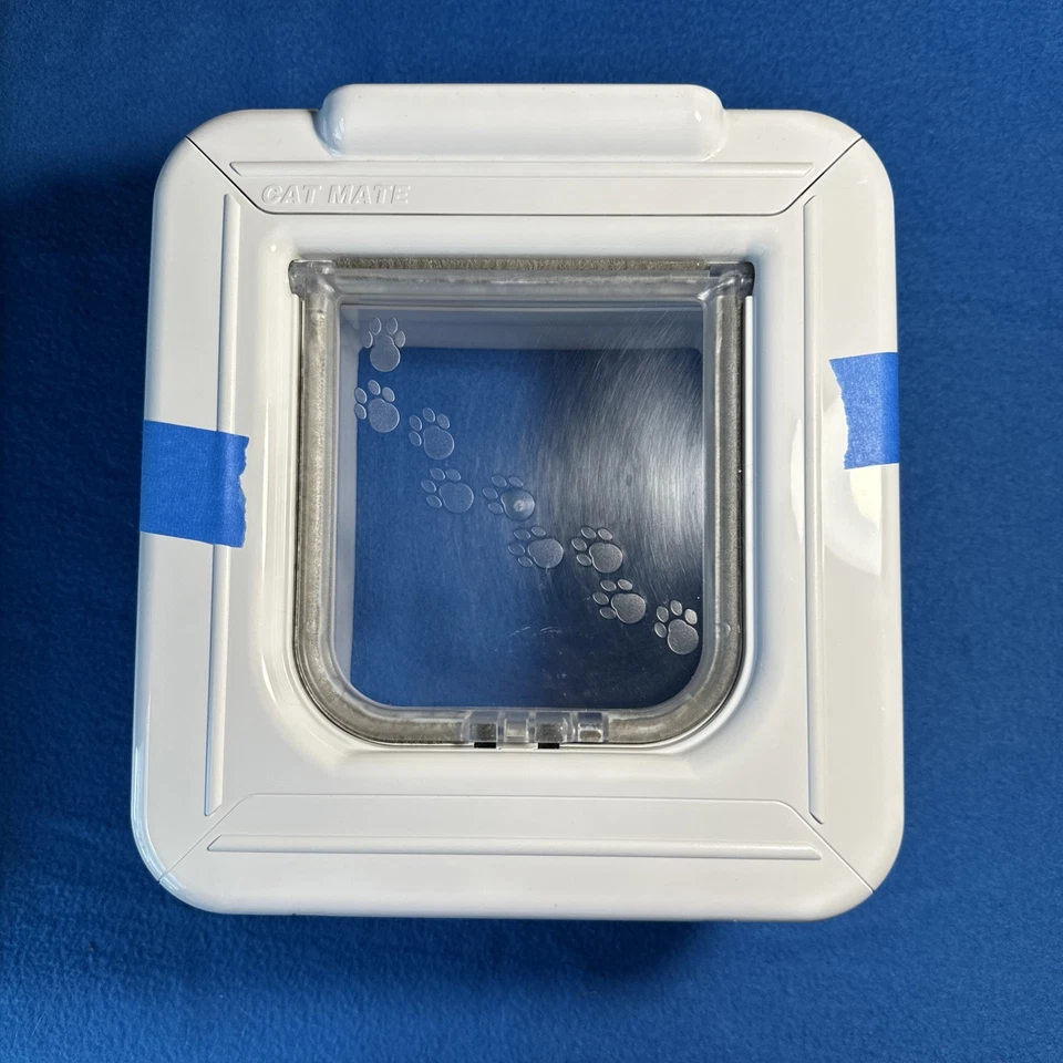 Microchip Cat Mate Elite Cat Flap con control de temporizador incluye manual y herrajes Foto 1 de 4