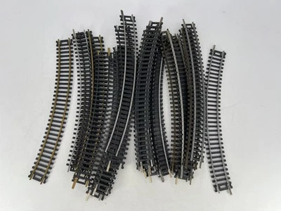 HO 9" 18R Curved Track Lot of 20 Mixed Atlas AHM Tyco Bachmann Brass Nickel Fair - Image 1 of 4