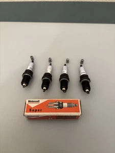 Motorcraft AGPR 22C 5099777 Set of 4 Spark Plugs – Genuine Ford Motorcraft – NOS - Picture 1 of 5