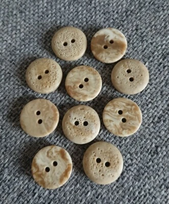 10 Brown Marbled Stone Effect Buttons 18mm Clothes Cardigan Knitting Crafts - Image 1 of 3