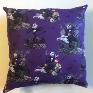 NEW TIM BURTON NIGHTMARE BEFORE CHRISTMAS COMPLETE 15 X 15 COTTON THROW PILLOW - Imagen 1 de 2