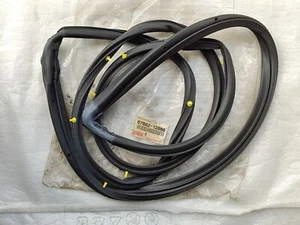 TOYOTA COROLA EE110 door seal weatherstrip front left !NEW! GENUINE 67862-12860 - Picture 1 of 4