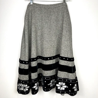 Context VTG Women Wool Blend Gray Black Skirt Sz 8 Velvet Flare Snowflake Floral - Image 1 of 4