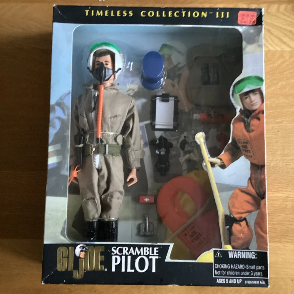 VINTAGE TIMELESS COLLECTION SCRAMBLE PILOT 1/6 MINT/BOXED.HASBRO 2000. - Image 1 of 4