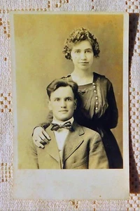 EARLY 1900's  REAL PHOTO POST CARD - WOMAN & MAN POSING - 3.5" X 5.5"  - Picture 1 of 3