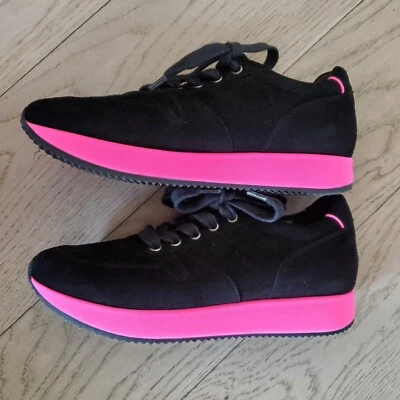Zapatillas deportivas Peter Kaiser negras de gamuza con cordones, suelas rosa intenso, talla 7,5 COMO NUEVAS Foto 1 de 4