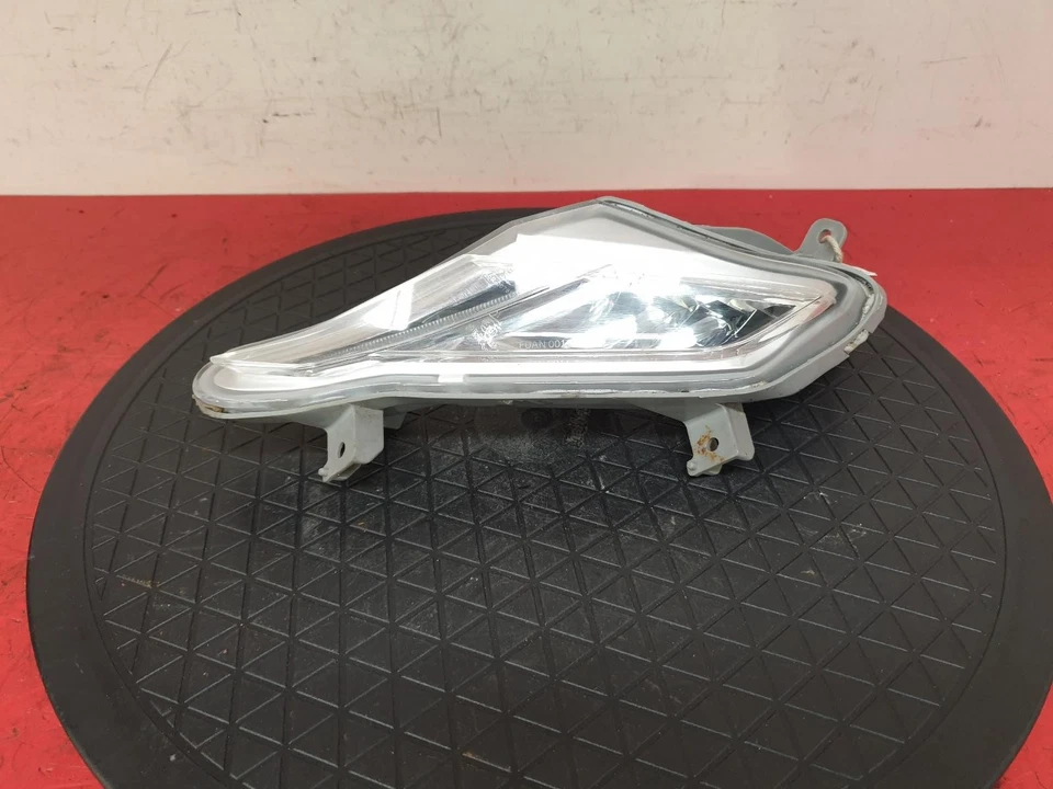 PEUGEOT BELVILLE 125 LC RS UNIDAD INDICADOR DELANTERO PASAJERO LADO CERCANO DERECHO 2019 Foto 1 de 4