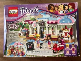 LEGO Friends Heartland Cupcake Cafe (41119) NEW - Box Wear