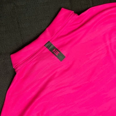 Polo Nike Tiger Woods Tiger Stripe Camuflado DA3075 642 Rosa Explosión Negro Talla XL Foto 1 de 4