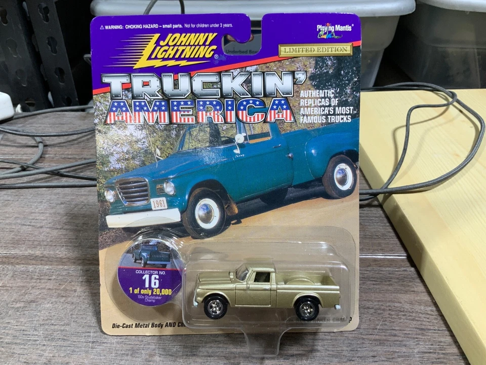 Johnny Lightning TRUCKIN' AMERICA '60S STUDEBAKER GOLD 16 - Image 1 of 1