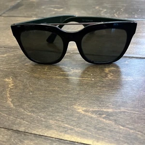 Gafas de sol para mujer Nine West negras y verdes - Imagen 1 de 6