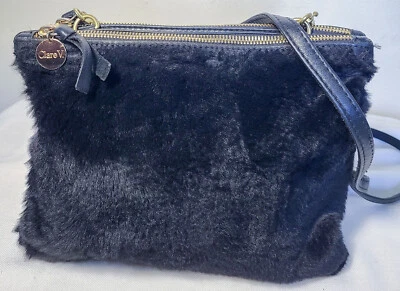 Bolsa tiracolo Clare V. Black Sac Bretelle couro shearling - Imagem 1 de 4