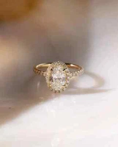 2.30 Ct Oval-Cut G/VS1 Lab Grown Diamond Halo Engement Ring 14k Yellow Gold - Picture 1 of 4