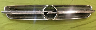 Calandre / OPEL VECTRA C / GTS - Photo 1/4