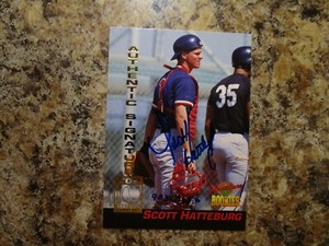 1994 SIGNATURE ROOKIES BASEBALL # 8 SCOTT HATTEBERG AUTOGRAPHED CARD UER