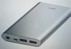 PowerBank 8000mAh Ultra leicht 2,A Handy Smartphone Tablet LED Taschenlampe weiß - Bild 1 von 3