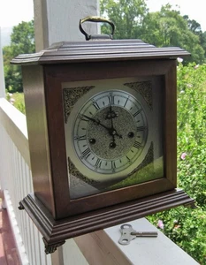 Bulova Westminster Chime Mechanical Mantel Clock 340-020 With Key - Picture 1 of 12