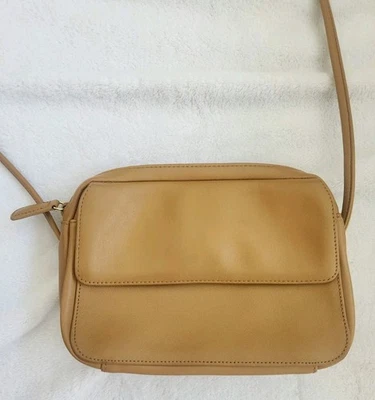 Couro genuíno: bolsa tiracolo Giani Bernini marrom camelo - Imagem 1 de 4