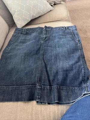 The gap size 12 ladies denim skirt - Image 1 of 4