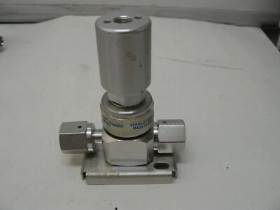 Veriflo Corp 944AOPLPNCSFSFF válvula de purga de baja presión 1/4 pulgada 426007197 170609 Foto 1 de 4