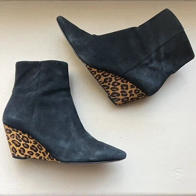 Donald J. Pliner Jae Preto Camurça Leopardo Cabelo de Bezerro Cunha Botas de Tornozelo 8.5 - Imagem 1 de 4