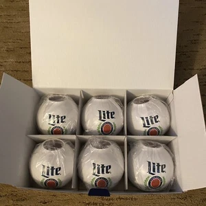 Miller Lite Cerveza Adorno de Navidad 12 oz Juego de 6 Cervezas con Caja de Regalo - Imagen 1 de 5