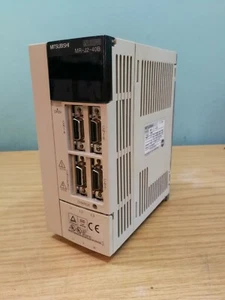 Servoamplificador de CA Mitsubishi MR-J2-40B * - Imagen 1 de 9