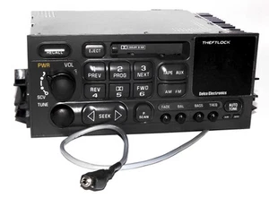 Reproductor de casete radio AM FM Chevy Silverado 1995-02 con entrada auxiliar mp3 en una coleta - Imagen 1 de 8