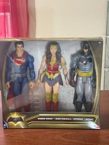 Batman V Superman Wonder Woman bewegliche Actionfiguren 12 Zoll DC Comics - Bild 1 von 5