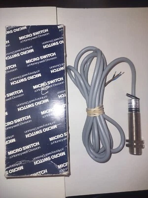 capacitive proximity sensor 972CP8TM-A13 HONEYWELL - Image 1 of 4