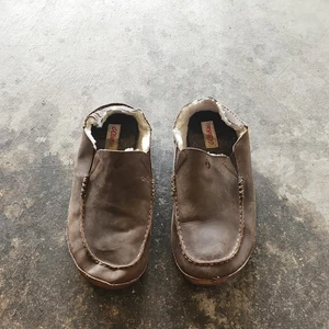 OluKai Moloa Slipper Shoes Mens Size 13 Shearling Lined Moccasin Comfort Leather - Picture 1 of 6