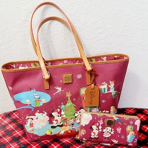*EXACT Tote & Wallet* 2023 Disney Park Dooney Bourke Christmas Mickey Purse Bag - Picture 1 of 9