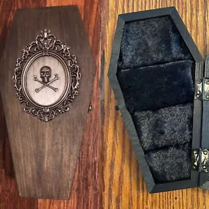 Vintage inspirierter Sarg Ring Schmuckkästchen Verlobung Holz Viktorianisch Gothic - Bild 1 von 5