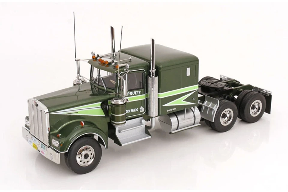 Road Kings 1989 Kenworth W900 Tractor Truck 3 "Movin' On" Pruitt Green 1:18 - Image 1 of 1