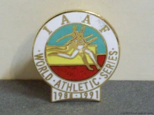 Pin de solapa de la Serie Atlética Mundial 1988 1991 campo de pista insignia de esmalte vintage de la IAAF - Imagen 1 de 4
