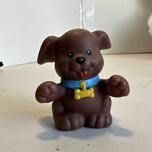 Fisher Price Little People Chanukkah braun Hund Welpe gelber Knochen blau Halsband 2003 - Bild 1 von 10