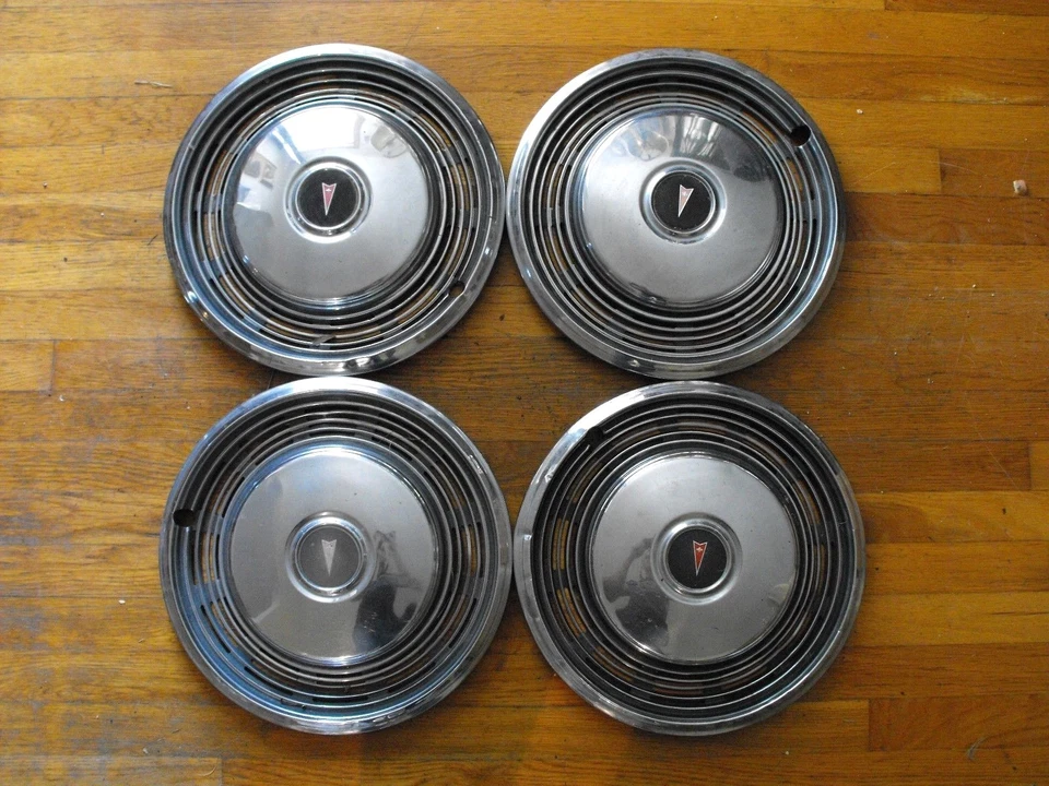 Pontiac Catalina 1973 tapacubos 15" Bonneville Lemans Safari 1974 Foto 1 de 1