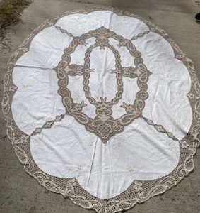 Vintage Ecru and Ivory linen ,Lace and embroidery Tablecloth- 60x 80 Oval - Picture 1 of 11
