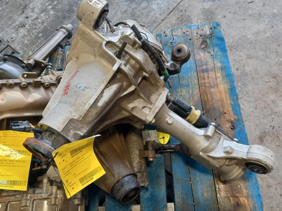 CHEVROLET SILVERADO 1500 PICKUP 2019-2020 CARRIER FRONT AXLE 3.23 RATIO 1619213 - Image 1 of 1