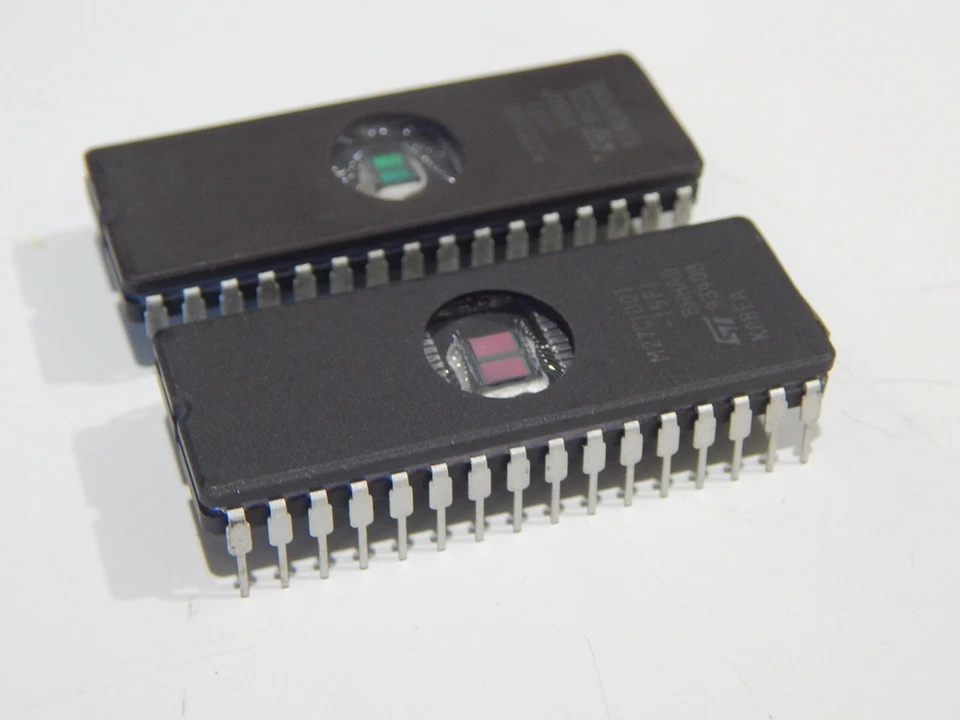 ST MICROELECTRONICS M27C1001-15F1 M27C1001 IC 32 pines DIP EPROM - Lote de 2 circuitos integrados Foto 1 de 1