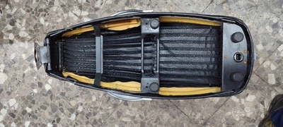 SELLA VESPA PX PE 125 150 200 PRIMA SERIE E ARCOBALENO (BASE FERRO) - Immagine 1 di 4