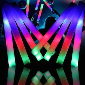 32 PIEZAS Palos de Espuma Brillantes a Granel, Palos de Espuma LED en la Oscuridad Suministros de Fiesta con 3 - Imagen 1 de 15