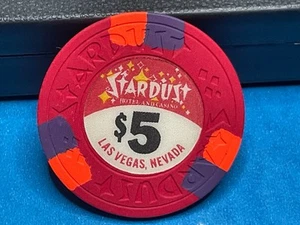 $5————STARDUST—-—-—LAS VEGAS NEVADA CASINO CHIP—-—-——-Z-2705 - Picture 1 of 3
