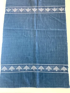 NUEVO 100% Algodón Tejido a Mano EE. UU. Azul Blanco Evergreen Árbol Borde Toalla de Té Navidad - Imagen 1 de 4