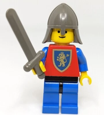 LEGO Vintage Castle Minifigures: Lion Knights Crusader w/ Sword (cas115) 6039  - Image 1 of 4