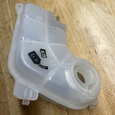 Резервуар охлаждающей жидкости радиатора Audi A4 Quattro 2002-2009 2,0 л 3,2 л - Изображение 1 из 4