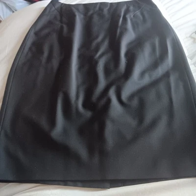 Ann Taylor Women's Black Suit. Size 4 NWOT Fully Lined - Image 1 of 4