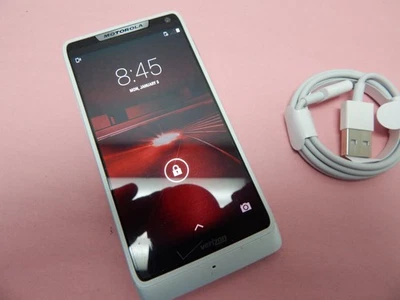 Motorola Droid RAZR M XT907 - 8GB - White (Verizon Unlocked) FREE BUNDLE & SHIP - Image 1 of 3