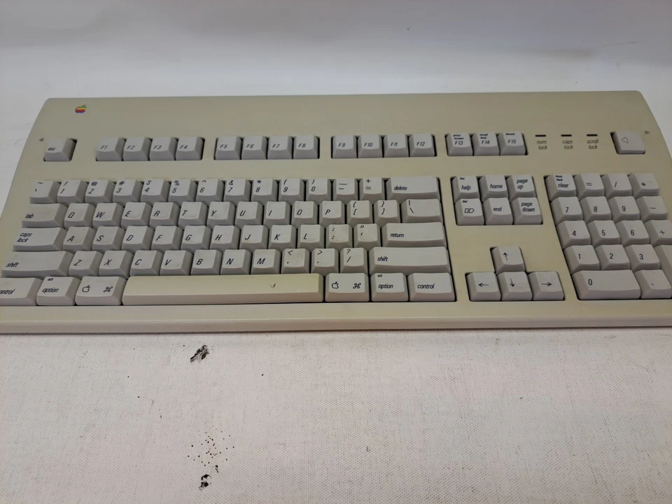 Apple Extended Keyboard II M3501  USED - Image 1 of 4
